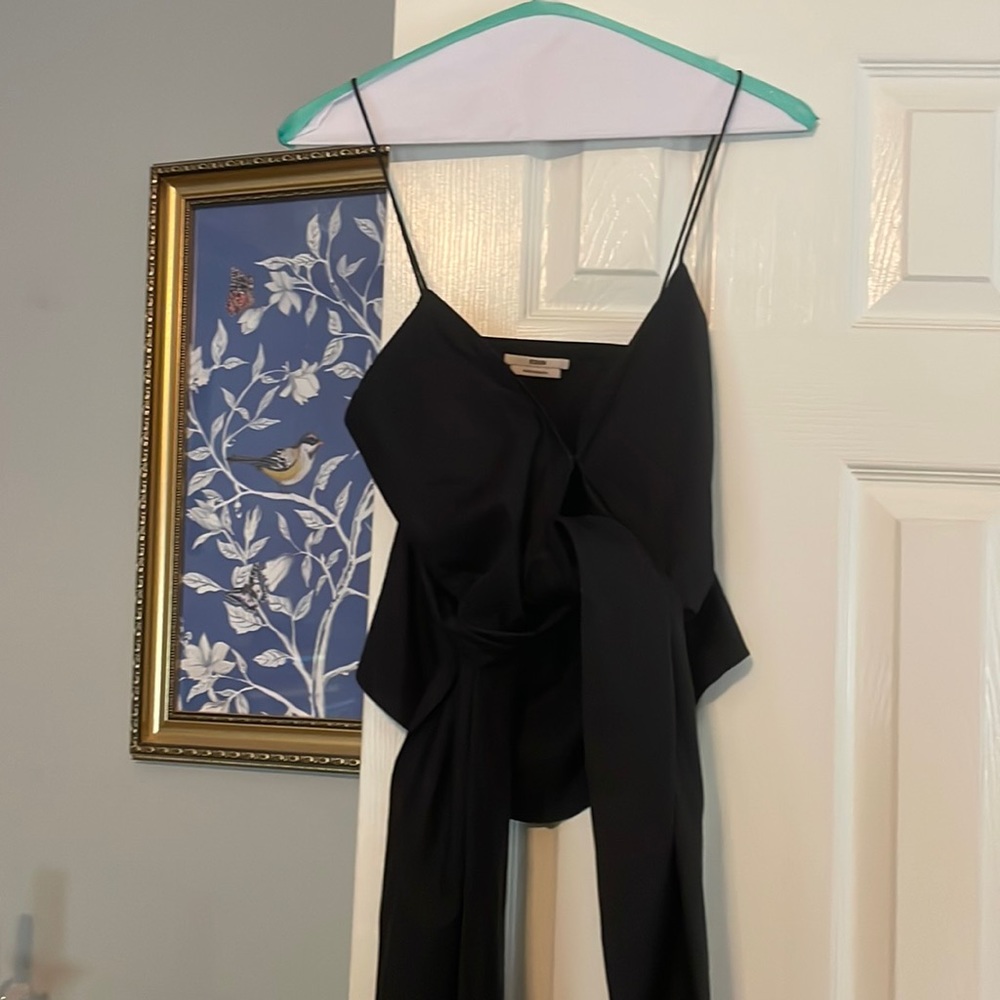 Stunning Edun top with tie